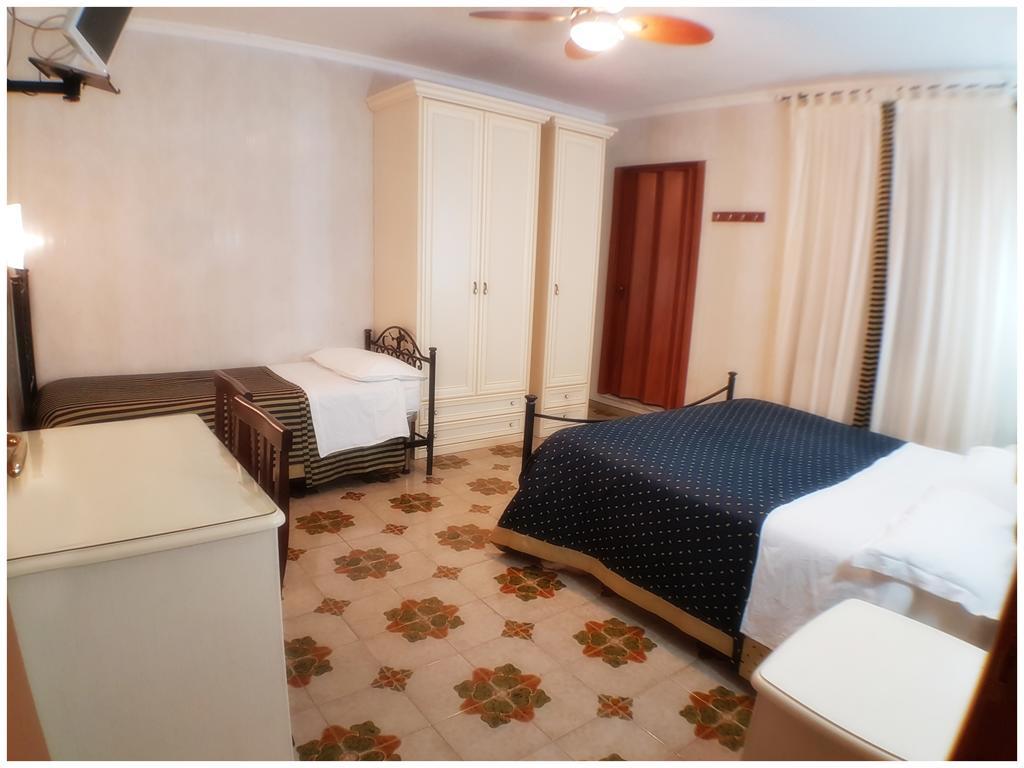 Hotel Pisani Таранто Экстерьер фото